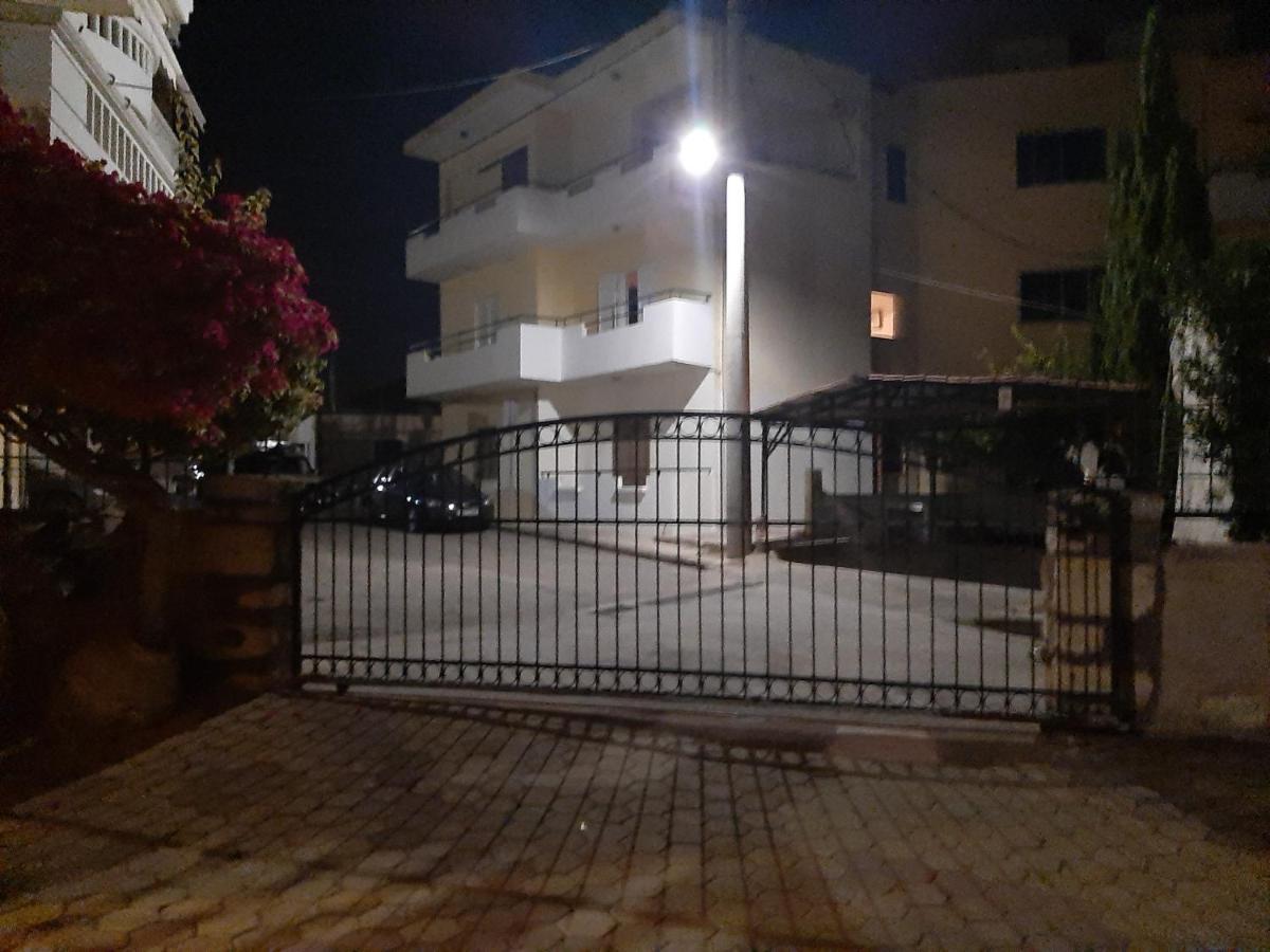 Estrella Mamouth Studio Chrissi Akti Chania Exterior foto