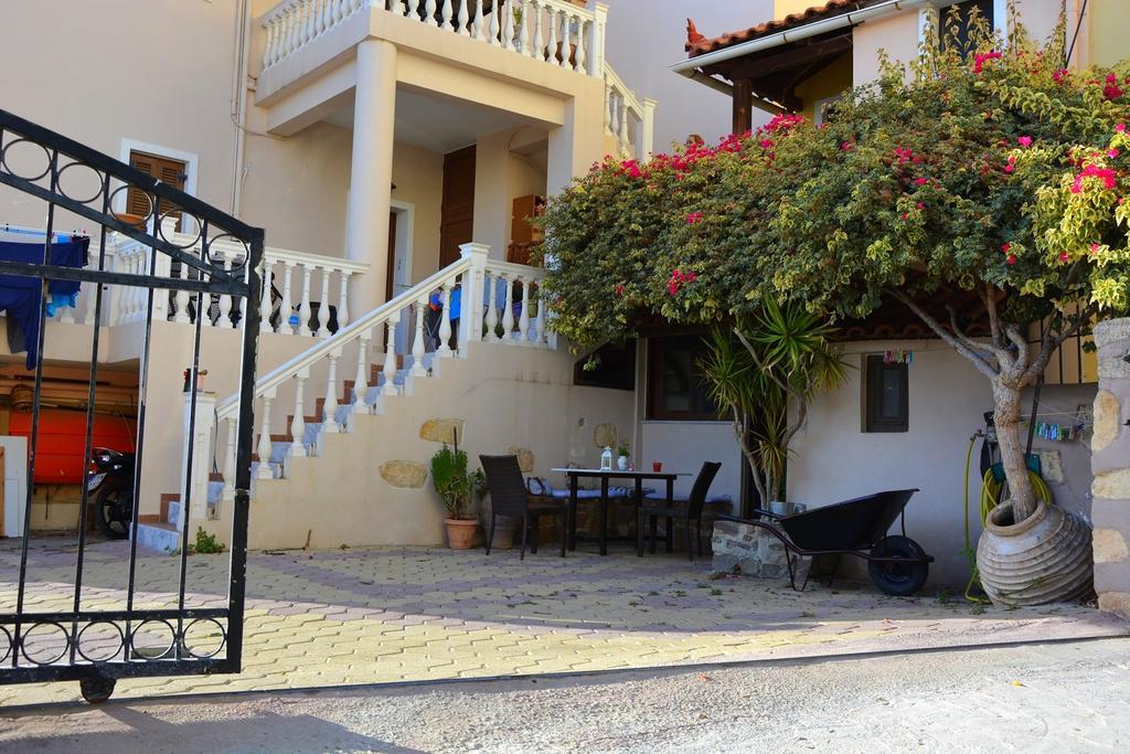 Estrella Mamouth Studio Chrissi Akti Chania Exterior foto